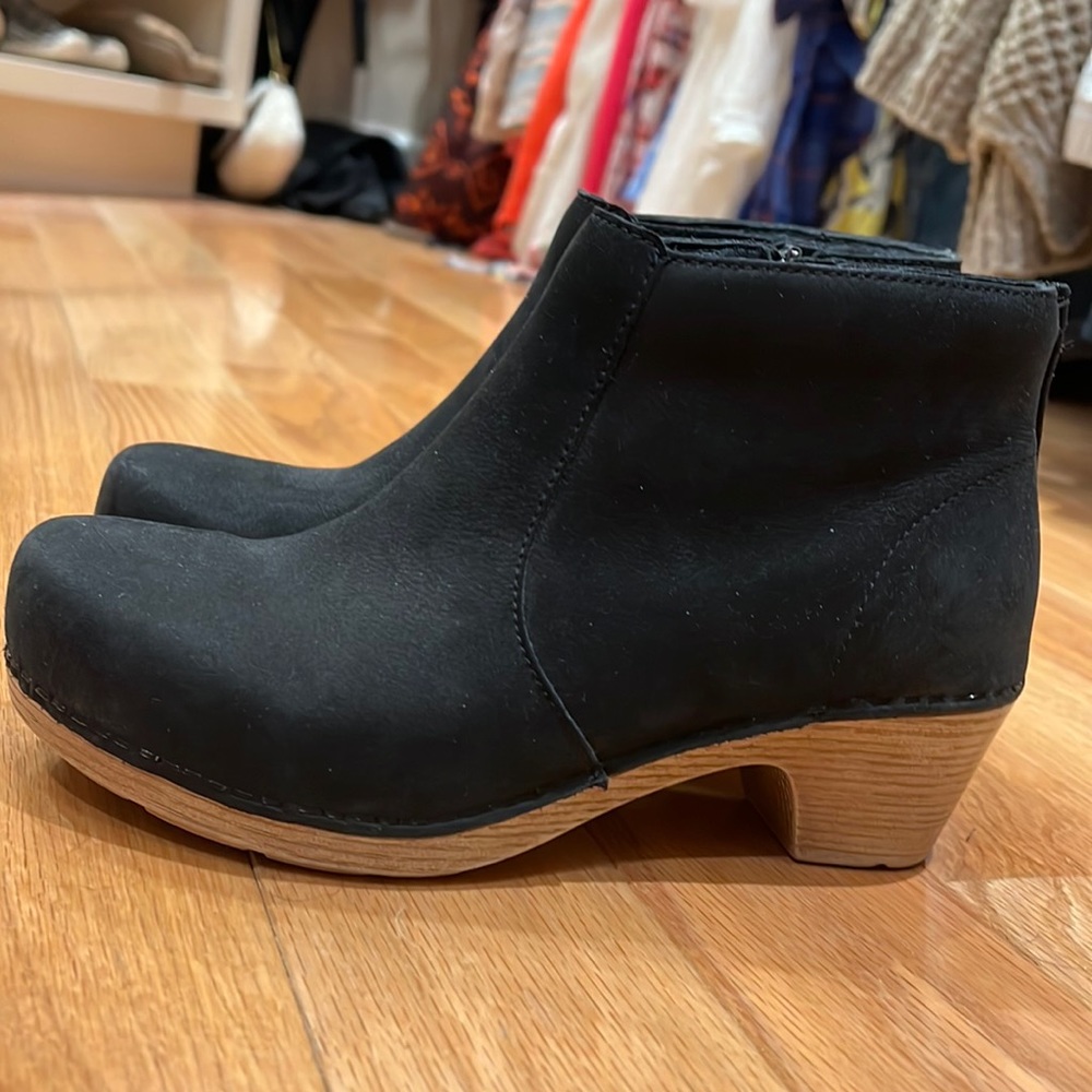 Dansko Barbara Shoe, size 36